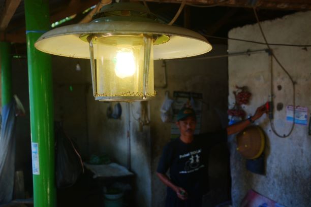 lampu dari energi biogas